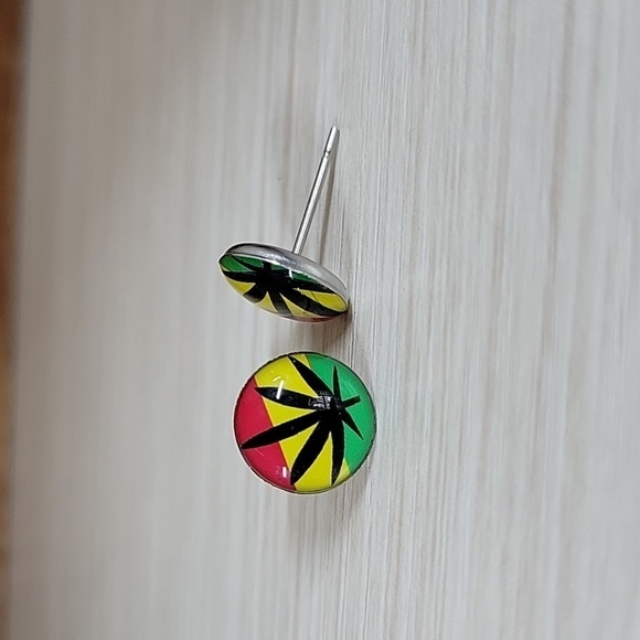 HEMP LEAF 420 Stud Earrings, unisex - Picture 5 of 6